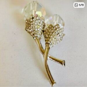 Hattie Carnegie Silver Double Flower Clear Crystal Brooch Pin